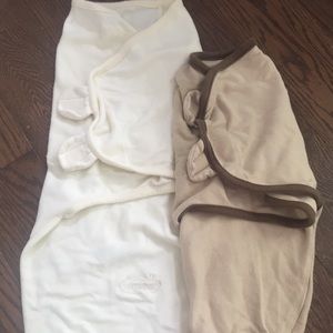 2 Velcro swaddlers.
